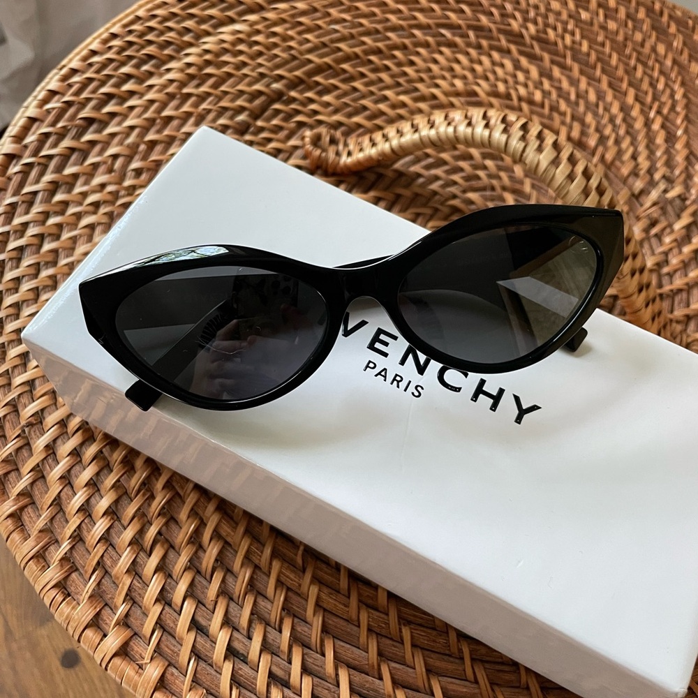Givenchy Black Vintage-Inspired Cat-Eye Sunglasses